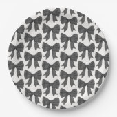 ブラックボウベイビーまたはブライズシャワー、誕生日パーティー ペーパープレート (正面)