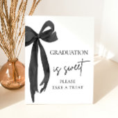 ブラックボウ卒業式は甘いお願いごちそうさま 台座サイン