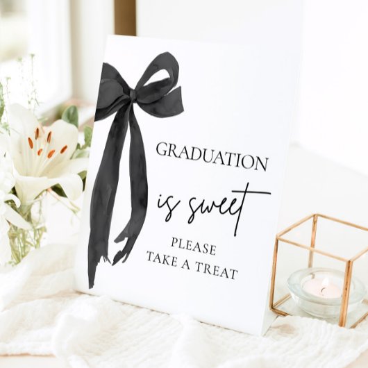 ブラックボウ卒業式は甘いお願いごちそうさま 台座サイン