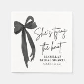 ブラックボウ彼女は結び目のブライダルシャワー スタンダードカクテルナプキン (正面)