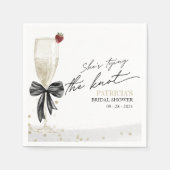 ブラックボウ彼女は結び目のブライダルシャワー スタンダードカクテルナプキン (正面)