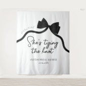 ブラックボウ彼女は結び目ブライダルシャワー タペストリー (正面)