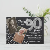 ブラックボードシルバーバルーン 2枚の写真 90歳の誕生日 招待状 (スタンド正面)