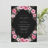 ブラックマゼンタの野生の花の結婚式 招待状 (スタンド正面)