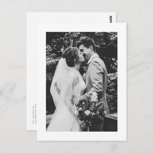 ブラックミニマル結婚リストスクリプトタイポグラフィの写真 ポストカード (正面/裏面)