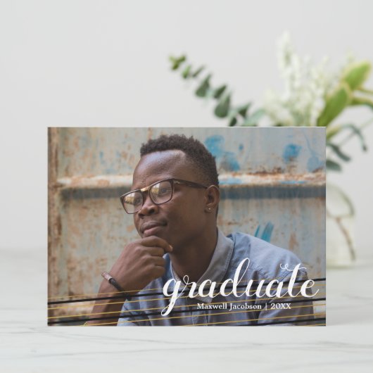 ブラックモダンおよび金ゴールドストライプの大学院パーティーカード 招待状 (スタンド正面)