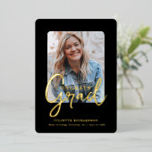 ブラックモダン金ゴールドフォトカレッジ卒業パーティー 箔招待状 (立ち正面)