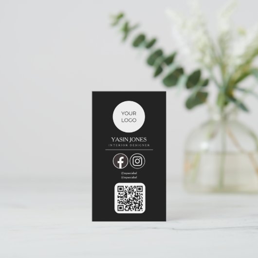 ブラックモダンQRコードソーシャルメディアの名刺 コーリングカード (スタンド正面)