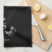 ブラックモノグラムイニシャルモダンマママティーディッシュ キッチンタオル (四つ折り)