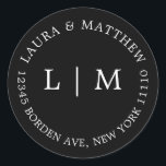 ブラックモノグラム結婚ズ ラウンドシール<br><div class="desc">ミニマモダンリストの結婚ステッカーは、あなたの2つのイニシャルモノグラムとアドレスを特徴とする。シックでシンプルシックな来デザインとして今でもスタイリッシュある。これらの封筒は素晴らし、結婚式招待状スイートにエレガントtouchを追加する方法である。</div>
