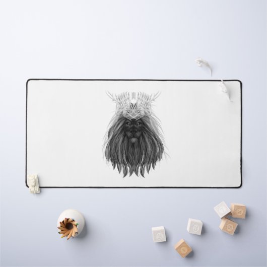 ブラックライオン〔雄ジカの〕枝角クラウンとモノグラム デスクマット (キッズテーブル)