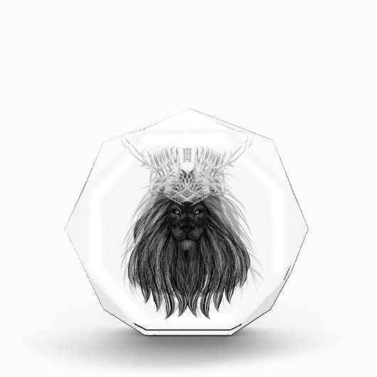 ブラックライオン〔雄ジカの〕枝角クラウンとモノグラム フォトブロック (正面)