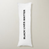 ブラックライフズマターホワイトとブラック文字ミニマリスト ボディピロー (正面縦)
