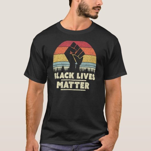 ブラックライフズ物質デザイン。BLM、レトロ Tシャツ (正面)