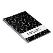 ブラックラクロスホワイトスティックパターン（の模様が）ある ノートブック (右側)