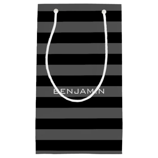 ブラックラグビーとグレーラグビーストライプ名前をカスタムする スモールペーパーバッグ (正面)