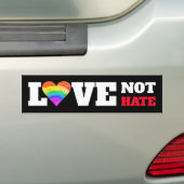 ブラックラブノンヘイトレインボーハートグラフィックはっきりした バンパーステッカー (車上)
