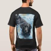 ブラックラブラドールの水泳パターン Tシャツ (裏面)