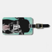 ブラックラブラドールインボウリングをする人、 クリケットの投手ハット ラゲッジタグ (正面横)