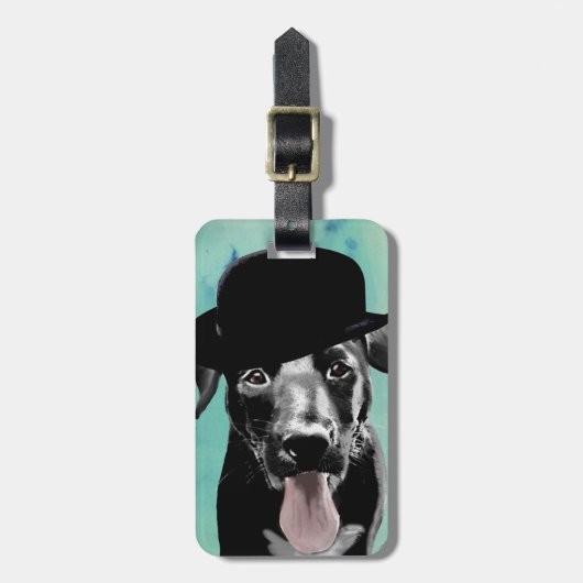 ブラックラブラドールインボウリングをする人、 クリケットの投手ハット ラゲッジタグ (正面縦)