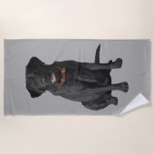 ブラックラブラドールレトリエバードッグ恋人 ビーチタオル (正面)