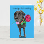 ブラックラブラドール記念日グリーティングカード カード (黄色い花)