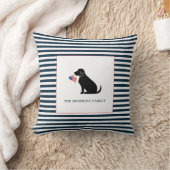 ブラックラボアメリカンパーソナライズされたフラッグファミリー名 クッション (ブランケット)