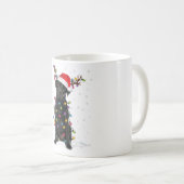 ブラックラボラブラドールクリスマスツリーライトパジャマドッグ コーヒーマグカップ (正面右)