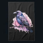 ブラックレイヴンオンザブランチイラストレーション キッチンタオル<br><div class="desc">紫色のピンクの羽を持つ黒いカラスのイメージのキッチンタオル。この美しい神秘的な鳥の背後にあるピンクの水の色の（ばちゃばちゃ）跳ねる。</div>