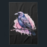 ブラックレイヴンオンザブランチイラストレーション キッチンタオル<br><div class="desc">紫色のピンクの羽を持つ黒いカラスのイメージのキッチンタオル。この美しい神秘的な鳥の背後にあるピンクの水の色の(ばちゃばちゃ)跳ねる。</div>