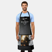 ブラックレザープリント最高のパパエバー3フォトコラージュ エプロン (着用した状態)