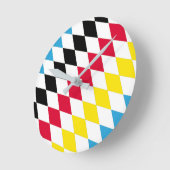 ブラックレッドイエローブルーバイエルダイヤモンド国旗のパターン ラウンド壁時計 (傾斜)