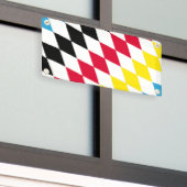 ブラックレッドイエローブルーバイエルダイヤモンド国旗のパターン 横断幕 (ビルの外側)