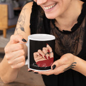 ブラックレッドエレガントタイポグラフィブランドネイルサロン マグカップ