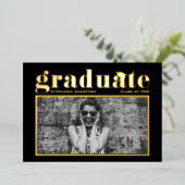 ブラックレトロはっきりしたタイポグラフィ写真卒業 箔招待状 (立ち正面)