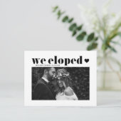 ブラックレトロはっきりした結婚タイポグラフィの駆け落ち ポストカード (スタンド正面)
