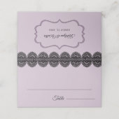 ブラックレースオンソフトラベンダーカスタムウェディング プレイスカード (外部開封)