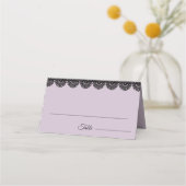 ブラックレースオンソフトラベンダーカスタムウェディング プレイスカード (正面)
