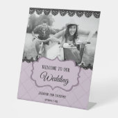 ブラックレースオンソフトラベンダーカスタムウェディング 台座サイン (正面)