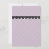 ブラックレースオンソフトラベンダーカスタム日付を保存 招待状 (裏面)