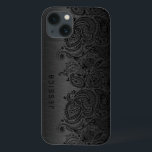 ブラックレース付きメタリックペイズリーブラック iPhone 13ケース<br><div class="desc">黒いダークグレーの金属デザインブラシ付きアルミニウム黒フローラペイズリーレース。カスタマイズ可能でオプションのモノグラム</div>