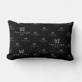 ブラックロゴパターンビジネスブランドシンプル会社 ランバークッション (正面)