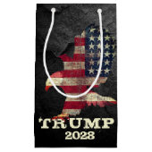 ブラックロックのアメリカ国旗とイーグルトランプ2028 スモールペーパーバッグ (正面)
