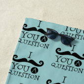 ブラックロビン卵ブルーの口ひげユーモア ビーチタオル (インサイチュ)