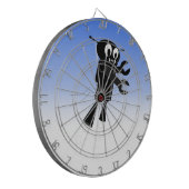 ブラックロ飛んでいるボットの青空の背景 ダーツボード (正面左)