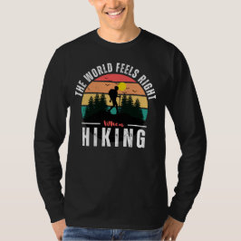 ブラックヴィンテージレトロハイキングマウンテンキャンピングハイカー Tシャツ