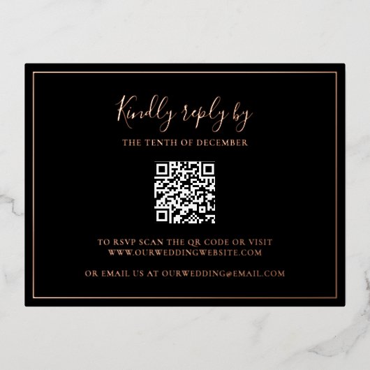 ブラック伝統的QRコード結婚のフォイルRSVPカード 箔招待状ポストカード (正面)