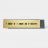 ブラック文字オン金ゴールド – モノグラム | デスクネームプレート (正面)