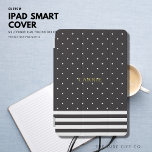 ブラック水玉模様ストライプiPad Miniカバーのパーソナライズ iPad Miniカバー<br><div class="desc">このシックなカバーを自分の名前でカスタマイズ(真鍮/金ゴールドトーン色)。</div>