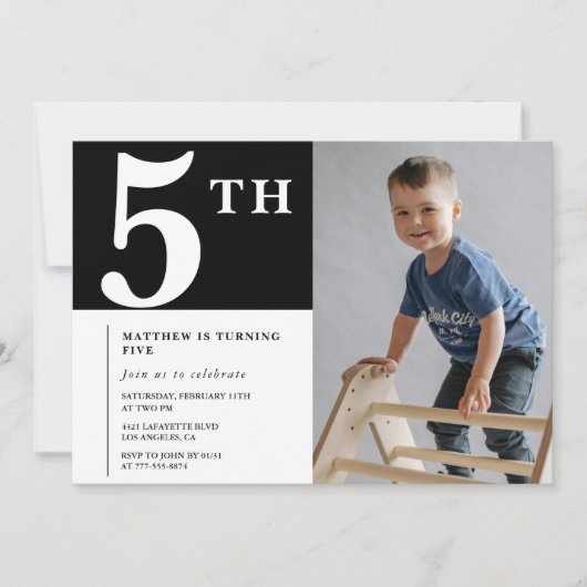 ブラック系おしゃれな男の子の5歳の誕生日招待状 写真入り 招待状 (正面)